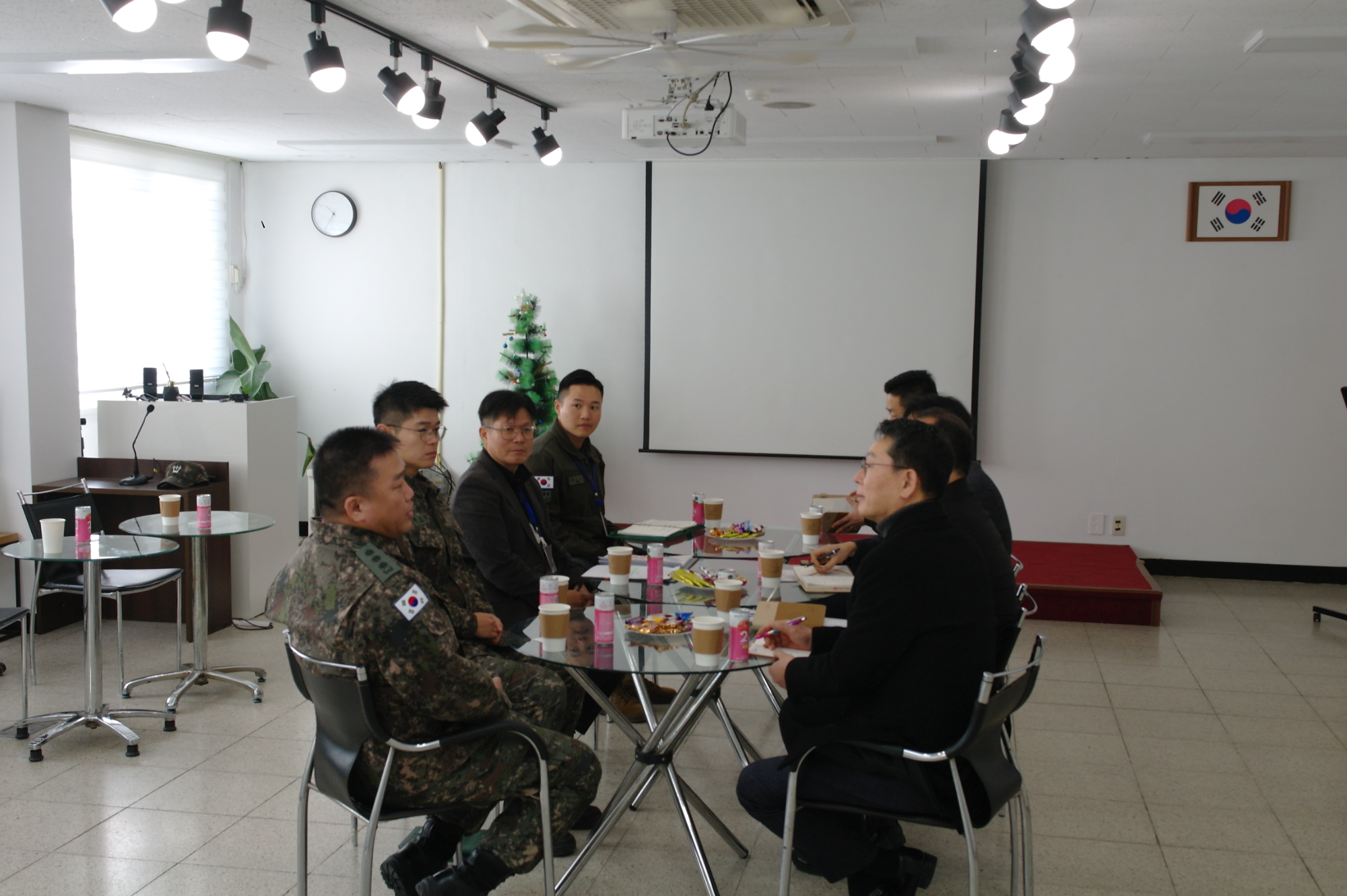 군부대와 헬기 소음 저감 조치 논의