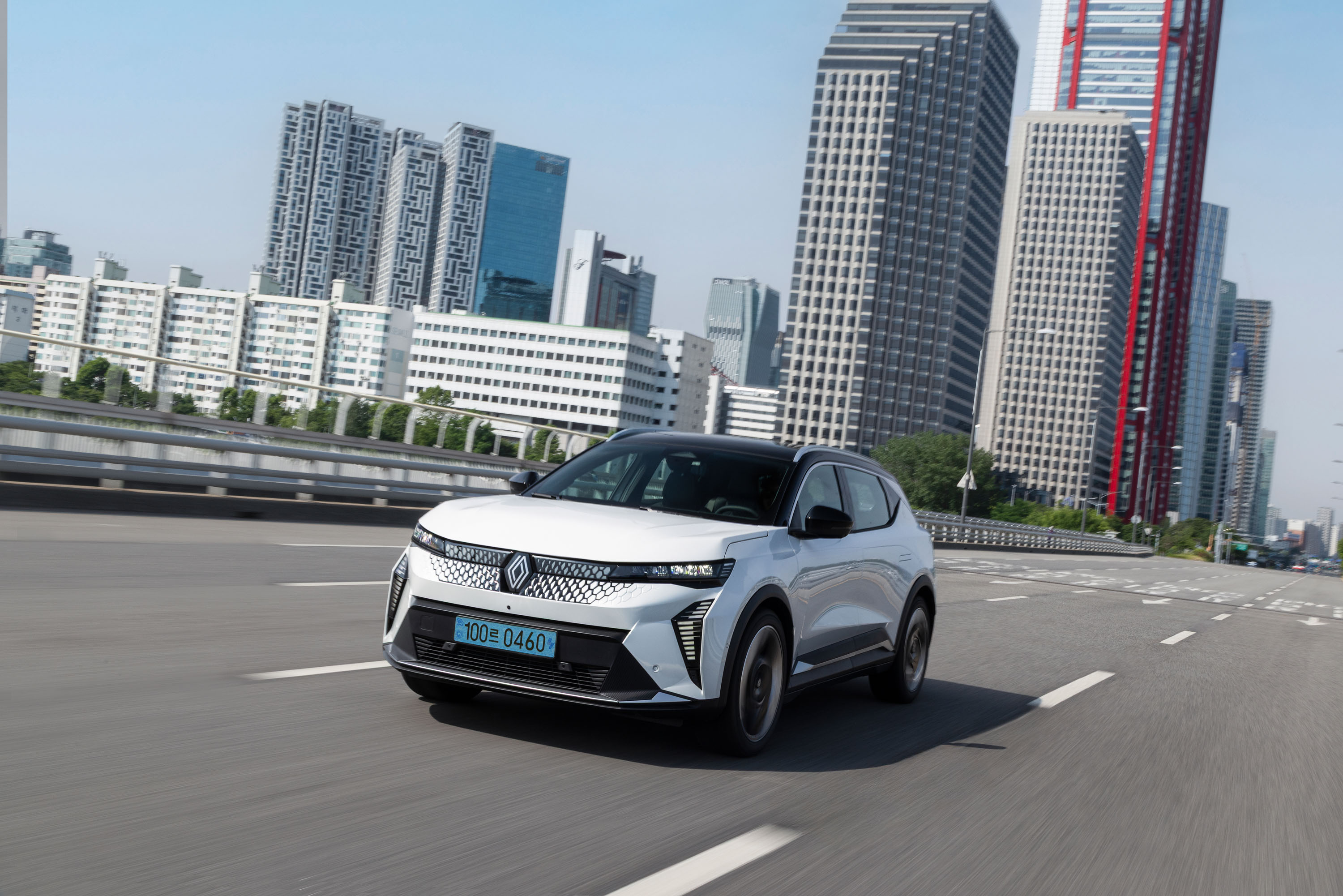 세닉 E-Tech 100% 일렉트릭(Scenic E-Tech 100% Electric) 주행 사진