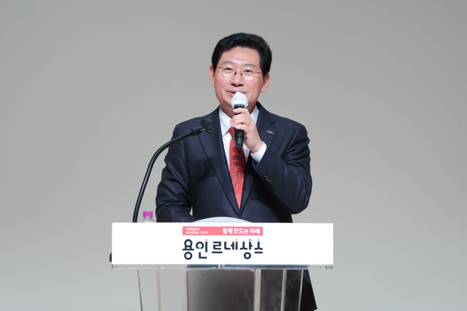 2026년 시무식에 참석해 공직자들과 새해 인사