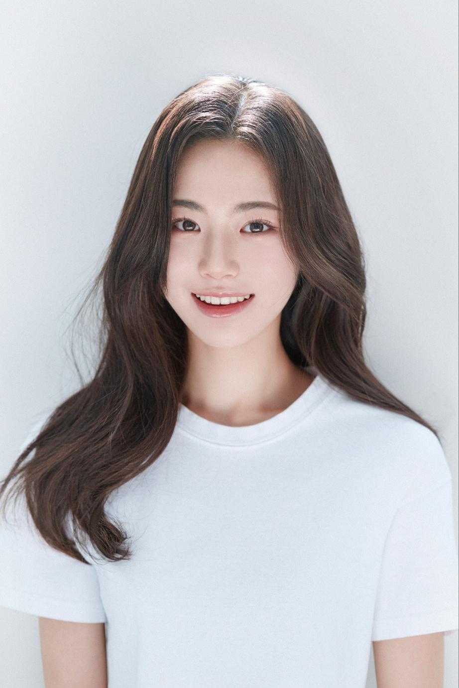 신예 이가연, 블리츠웨이엔터테인먼트와 전속계약 체결…주지훈X도경수X우도환X문채원과 한식구