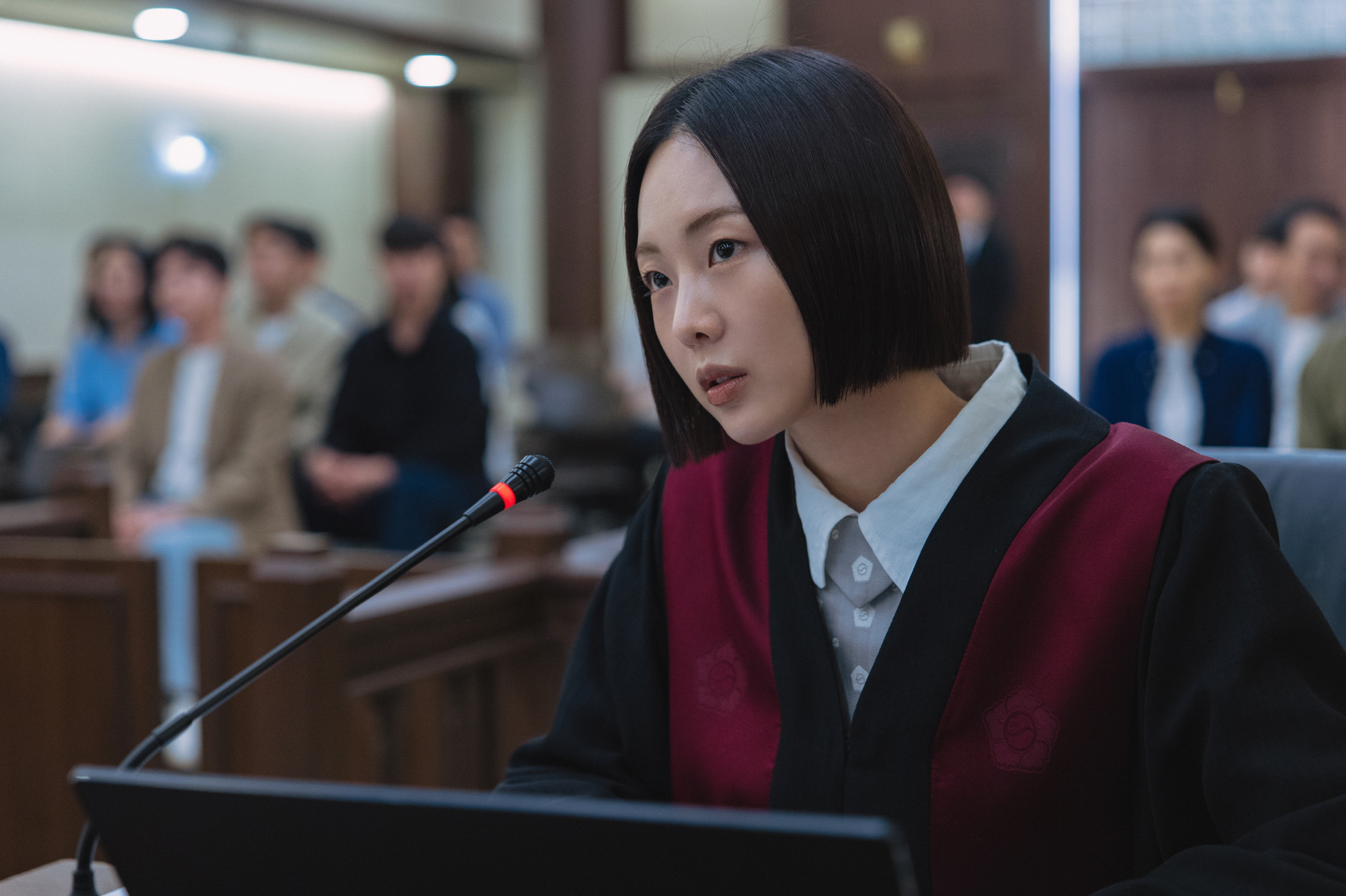 ‘블러디 플라워’ 금새록, 성공에 집착하는 검사로 날카로운 존재감 발산…차이연 캐릭터 스틸 공개