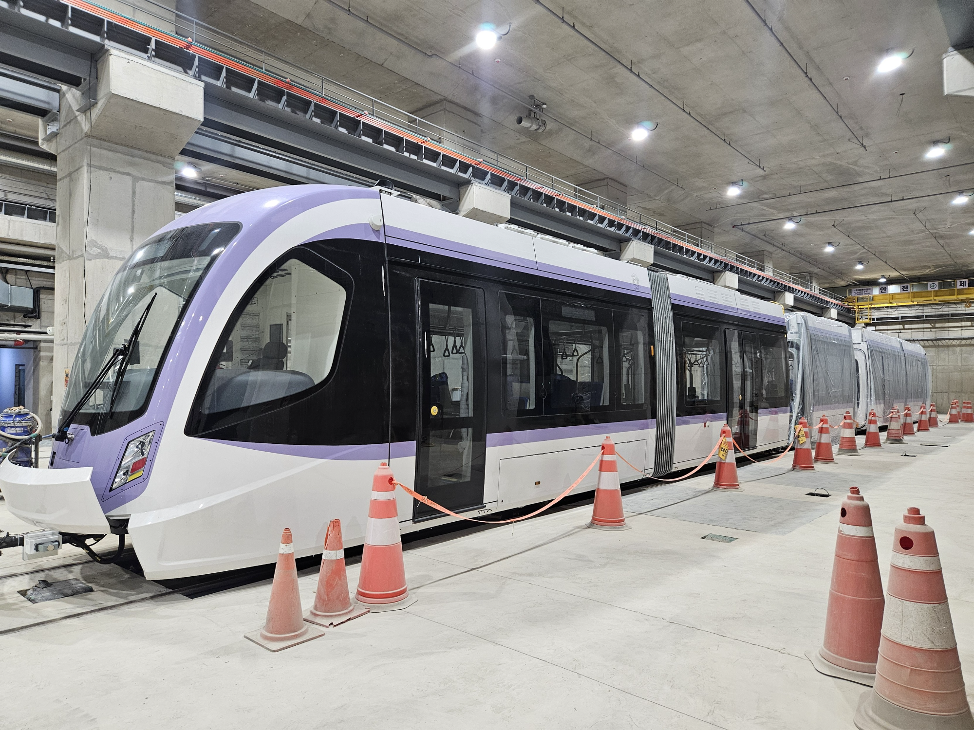 위례 차량기지에 입고된 위례선(트램) 차량