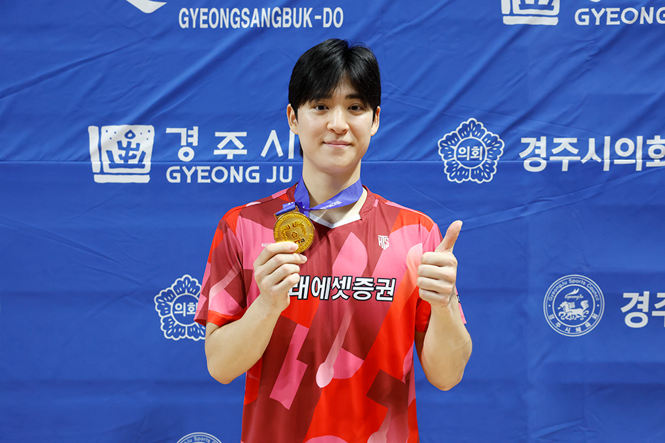 박강현, 강동수 3-1 제압하고 대통령기탁구 남자 단식 정상 - 뉴스 썸네일 이미지