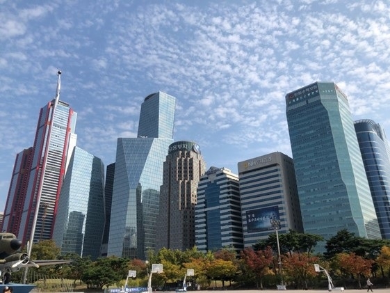 은행과 증권사가 밀집해 있는 여의도 전경.(사진=연합뉴스)