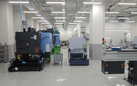 엘앤케이바이오메드 제2공장 내부전경 사진. 최첨단 척추임플란트 제조·공정 설비. 출처=엘앤케이바이오메드