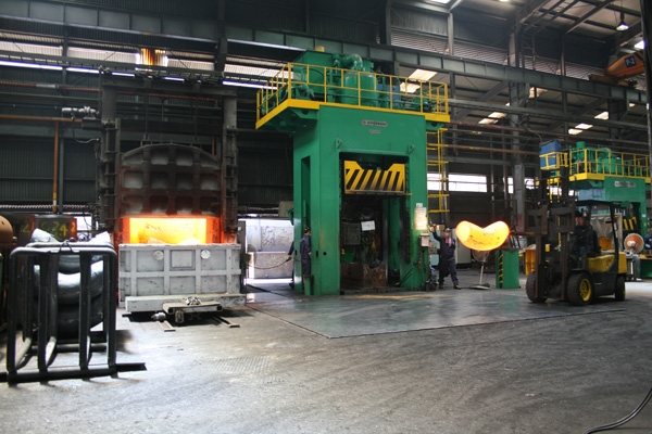 성광벤드에서 피팅을 만드는 과정.(사진=성광벤드 제공)